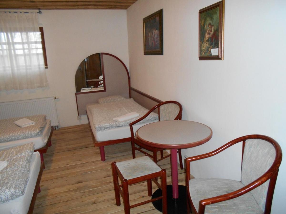 Drevak "U Elisky" Hotel Cisovice Luaran gambar